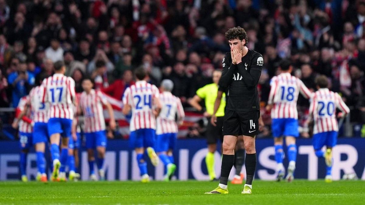Archie Gray menegaskan pemain Spurs bertanggung jawab atas kekalahan besar di kandang Atletico Madrid. (Foto: Angel Martinez/Getty Images)