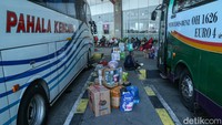Sebagian besar pemudik yang berangkat dari terminal ini menuju kota-kota di Jawa Tengah, Jawa Timur, dan Sumatera. Beberapa tujuan favorit antara lain Solo, Yogyakarta, Tegal, Purwokerto, Surabaya hingga sejumlah kota di Sumatera seperti Palembang dan Padang. Selain itu, terdapat pula rute perjalanan menuju Bali dan Nusa Tenggara. 