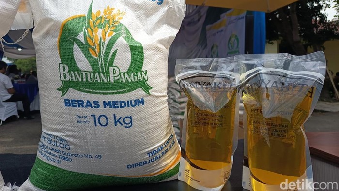 Bantuan pangan berupa beras dan migor untuk warga Sumut