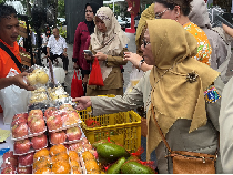 Antusiasme Warga Warnai Bazar Prime Ramadan Jakarta 2026 di Balai Kota