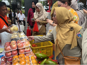 Antusiasme Warga Warnai Bazar Prime Ramadan Jakarta 2026 di Balai Kota