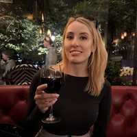 Tampil Sederhana, Pekerjaan Wanita Ini Ternyata Bikin Kaget