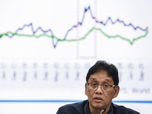 Purbaya Sentil Ekonom soal 2 Bulan Lagi Ekonomi RI Hancur