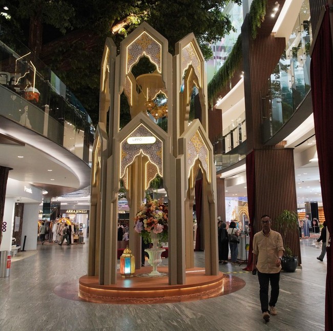 Dekorasi Timur Tengah Hangatkan Ramadan di Jakarta