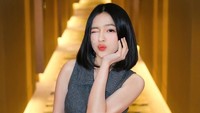 Elsa Japasal mengatakan kini ambil pekerjaan yang sesuai dan tak membuatnya overwhelm yang merupakan perasaan kewalahan yang dapat mempengaruhi kesehatan mental dan kualitas hidup. Aku takut sketsa, aku takut banyak hal. Aku tuh sering panik kalau kerja dan gak sesuai sama pikiran aku sering sesak napas, overwhelmed. Jadi kalau sketsa aku lihat orangnya, aku mampu gak. Kalau film ceritanya berat apa gak, katanya. (Foto: dok Instagram elsaajapasal)