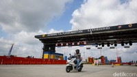 Suasana Gerbang Tol Purwomartani Sleman jelang dibuka secara fungsional untuk kelancaran arus mudik Lebaran 2026, Rabu (11/3/2026).