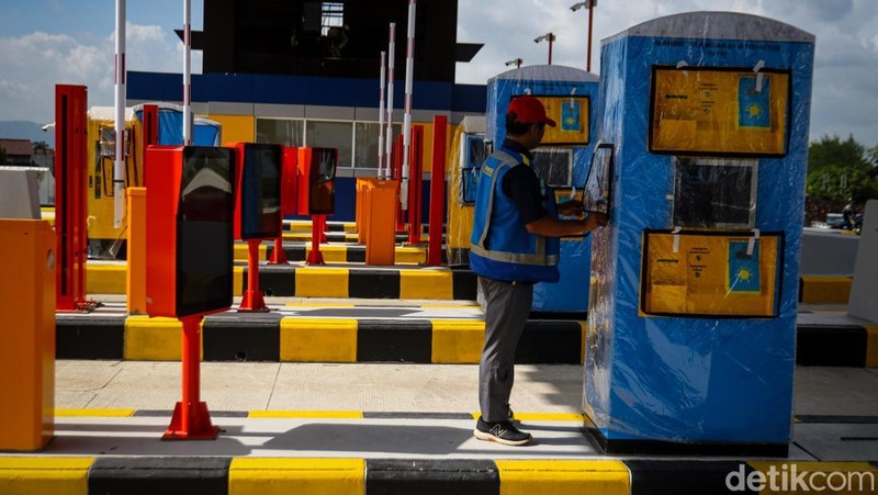 GT Purwomartani Sleman Melihat persiapan Gerbang Tol Purwomartani Sleman jelang dibuka secara fungsional.