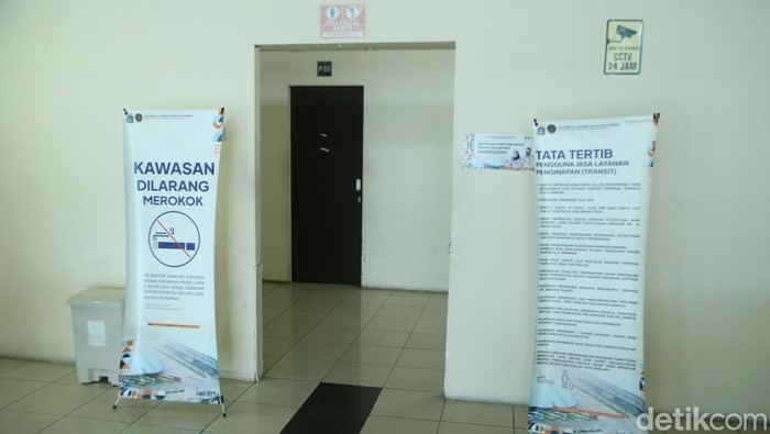 Terminal Pulo Gebang menyediakan penginapan murah bagi pemudik yang menunggu jadwal bus. Dengan tarif Rp15 ribu per malam, fasilitas ini jadi tempat istirahat sementara.