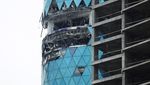 Gedung Kantor di Iran Nyaris Terbelah Usai Dihantam Rudal