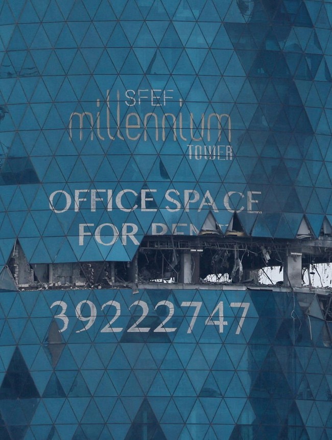 Gedung Kantor di Iran Nyaris Terbelah Usai Dihantam Rudal