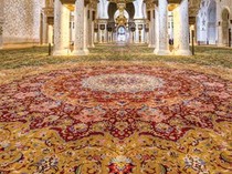 Karpet Masjid Terbesar di Dunia, Luasnya 28 Kali Lapangan Padel!