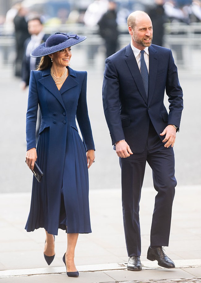 Sebelumnya ada kabar yang menyebut bahwa Raja Charles akan turun takhta dan putra sulungnya, Pangeran William akan segera menggantikannya sebagai Raja Inggris dalam enam hingga satu tahun ke depan. Otomatis, Kate Middleton pun akan menjadi Ratu Inggris mendampingi sang suami. Foto: Samir Hussein/WireImage/Samir Hussein