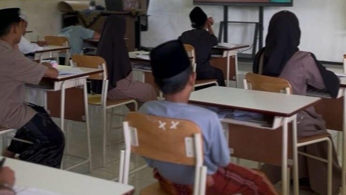 Kemensos salurkan 19 ribu paket sembako ke Sumatera selama Ramadan.