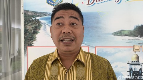 Ketua Komisi III DPRD Lombok Barat, Fauzi ditemui di Gedung DPRD Lombok Barat, Rabu (11/3/2026). (M. Zahiruddin/detikBali)