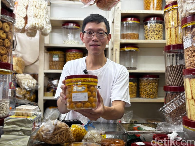 Kue kering di Pasar Jatinegara