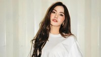 Mahalini merasa heran dibilang aneh masak kerupuk pakai microwave. Masak sih? tuturnya. (Foto: dok Instagram mahaliniraharja)