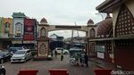 Merah-merah Masjid Baiturrahman di Depok