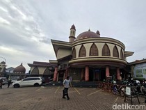 Masjid Baiturrahman, Si Masjid Merah nan Ikonik di Depok