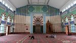 Masjid Bergaya Timur Tengah di Atap Pasar Tanah Abang