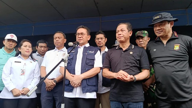 Mendag-Kapolda Metro Cek Sembako Jelang Lebaran di Pasar Kramat Jati