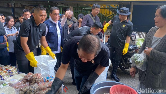 Menteri LH-Kapolda Metro Bersama Wujudkan Pasar Bersih, Solusi Sampah di Kramat Jati!