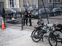 Mobil Tabrak Barikade Gerbang Gedung Putih AS, Pengemudi Ditahan