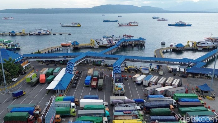 Mudik lebih awal jadi fenomena di Penyebrangan Ketapang - Gilimanuk