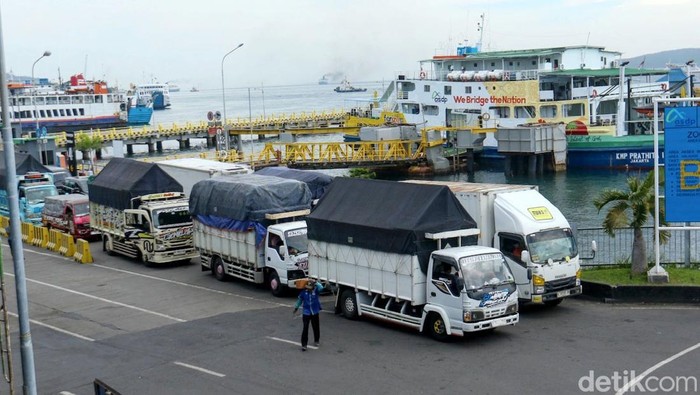 Mudik lebih awal jadi fenomena di Penyebrangan Ketapang - Gilimanuk