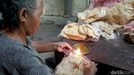 Potret Keikhlasan Nenek Penjual Krupuk di Blitar Tertipu Uang Mainan