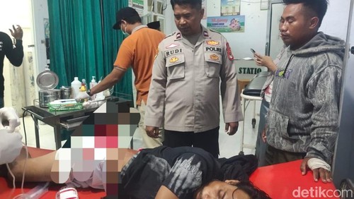 Pemuda Dompu ditusuk dan dikeroyok.