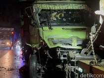 Video: Trailer-Tronton Tabrakan di Pantura Rembang, Timpa Dua Motor
