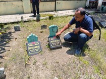 Batu Nisan Dicoret Tanda Silang Merah, Warga Kludan Sidoarjo Protes
