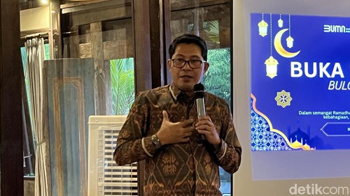 Pimwil Bulog Bali Muhammad Anwar saat konferensi pers di Denpasar, Senin (11/3/2026).