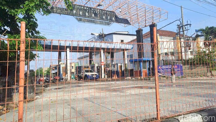 Pintu Keluar Terminal Purabaya Sidoarjo