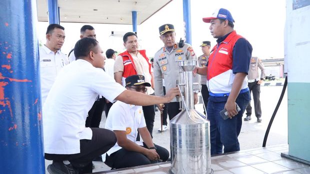 Polres Rohil melakukan pengecekan ke sejumlah SPBU, pada Rabu (11/3/2026), memastikan stok BBM aman dan mencukupi.