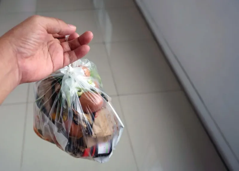 Prank sedekah makanan. Ilustrasi