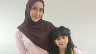 Bisa Ditiru! Cara Ryana Dea Ajarkan Anak Puasa Sejak Usia 4 Tahun