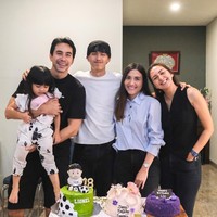 Kisah Mualaf Samanta Elsener, Adik Darius Sinathrya Temukan Damai Lewat Islam