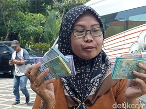 Ratusan Warga Serbu Layanan Penukaran Uang Baru BI di Tulungagung