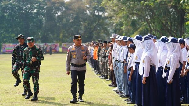 Soliditas TNI-Polri membangun desa di Kuansing, Rabu (11/3/2026).