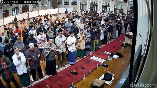 Suasana I'Tikaf di Masjid Habiburahman Bandung Suasana I'Tikaf di Masjid Habiburahman Bandung