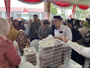Antusias Warga Serbu Pasar Murah, Upaya Jaga Inflasi Ramadan