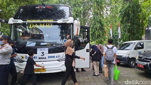 Suasana pemudik asal Kota Mataram pada 2025. (Nathea Citra/detikBali)