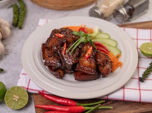 Muslim Tak Sengaja Makan Olahan Babi, Apakah Berdosa?