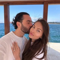 Gadis Tercantik di Dunia Dilamar, Siapa Pria yang Beruntung Itu?