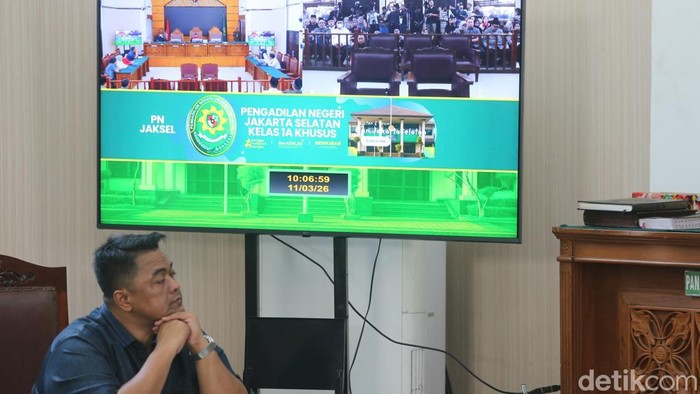 1. Hakim tunggal Sulistyo Muhamad Dwi Putro membacakan amar putusan praperadilan nomor 19/Pid.Pra/2026/PN JKT.SEL di Pengadilan Negeri Jakarta Selatan, Rabu (11/3/2026). Hakim menolak praperadilan Yaqut terkait status tersangka kasus korupsi kuota haji. Hakim menyatakan status tersangka Yaqut sah.