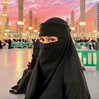 Potret Vanesha Prescilla Umrah, Tampil Beda Dengan Hijab & Cadar