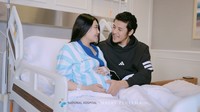 Chevra Yolandi mendampingi Via Vallen jelang hingga proses persalinan. Foto: Instagram @viavallen @nafaspertama