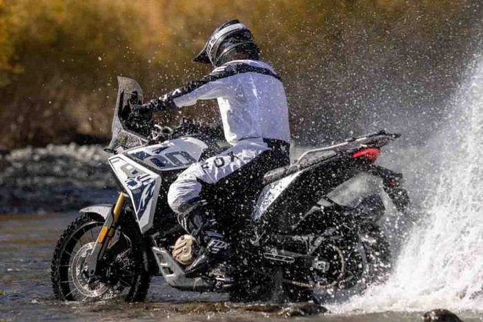 Potret Moge Petualang 798 cc Buatan China yang Harganya Tak Sampai Rp 100 Juta