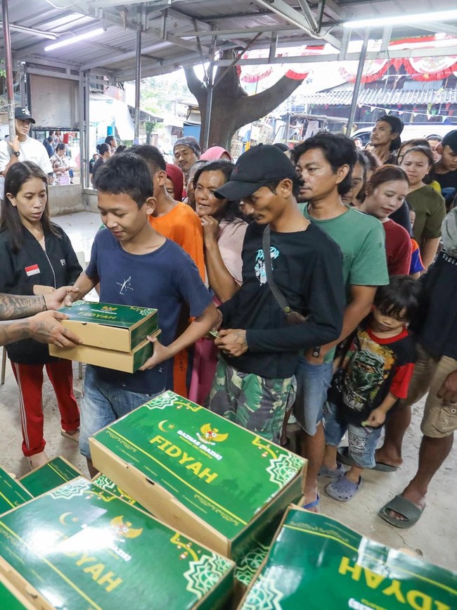 2.000 Porsi Makanan Bergizi Dibagikan Saat Ramadan